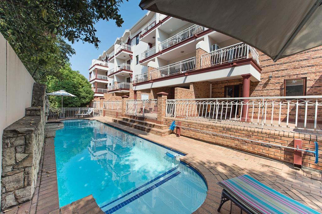 แซนด์ตัน ไทม์สแควร์ เซอร์วิซ อพาร์ตเมนต์ Apartment โจฮันเนสเบิร์ก ภายนอก รูปภาพ