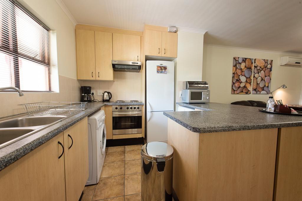 แซนด์ตัน ไทม์สแควร์ เซอร์วิซ อพาร์ตเมนต์ Apartment โจฮันเนสเบิร์ก ภายนอก รูปภาพ
