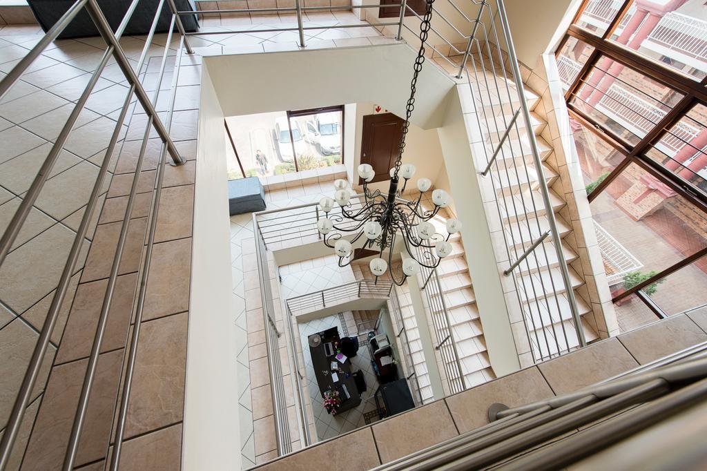 แซนด์ตัน ไทม์สแควร์ เซอร์วิซ อพาร์ตเมนต์ Apartment โจฮันเนสเบิร์ก ภายนอก รูปภาพ