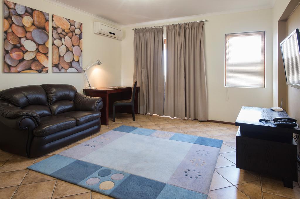 แซนด์ตัน ไทม์สแควร์ เซอร์วิซ อพาร์ตเมนต์ Apartment โจฮันเนสเบิร์ก ภายนอก รูปภาพ