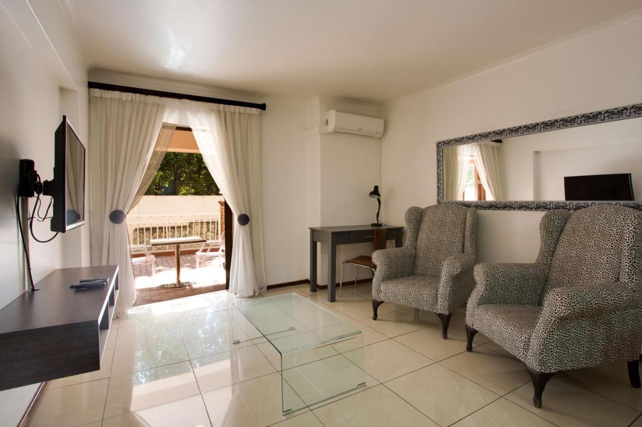 แซนด์ตัน ไทม์สแควร์ เซอร์วิซ อพาร์ตเมนต์ Apartment โจฮันเนสเบิร์ก ภายนอก รูปภาพ