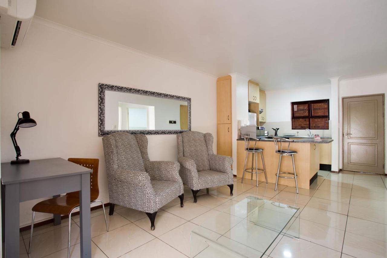 แซนด์ตัน ไทม์สแควร์ เซอร์วิซ อพาร์ตเมนต์ Apartment โจฮันเนสเบิร์ก ภายนอก รูปภาพ