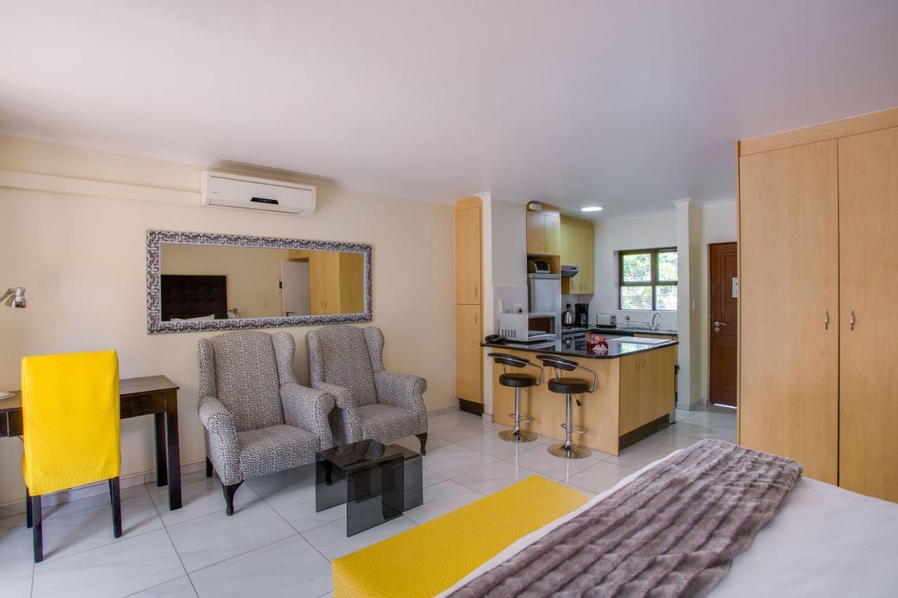 แซนด์ตัน ไทม์สแควร์ เซอร์วิซ อพาร์ตเมนต์ Apartment โจฮันเนสเบิร์ก ภายนอก รูปภาพ