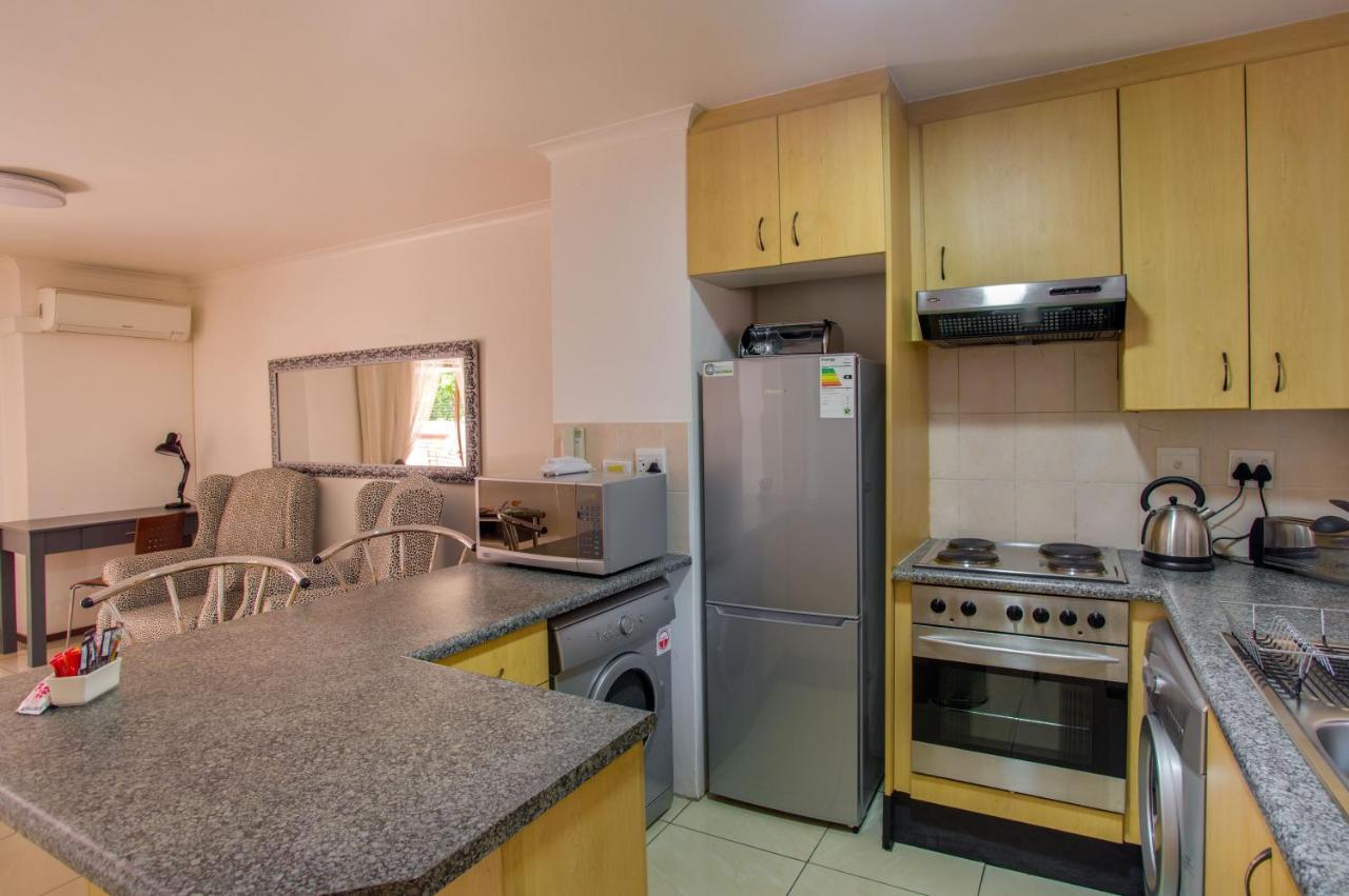 แซนด์ตัน ไทม์สแควร์ เซอร์วิซ อพาร์ตเมนต์ Apartment โจฮันเนสเบิร์ก ภายนอก รูปภาพ