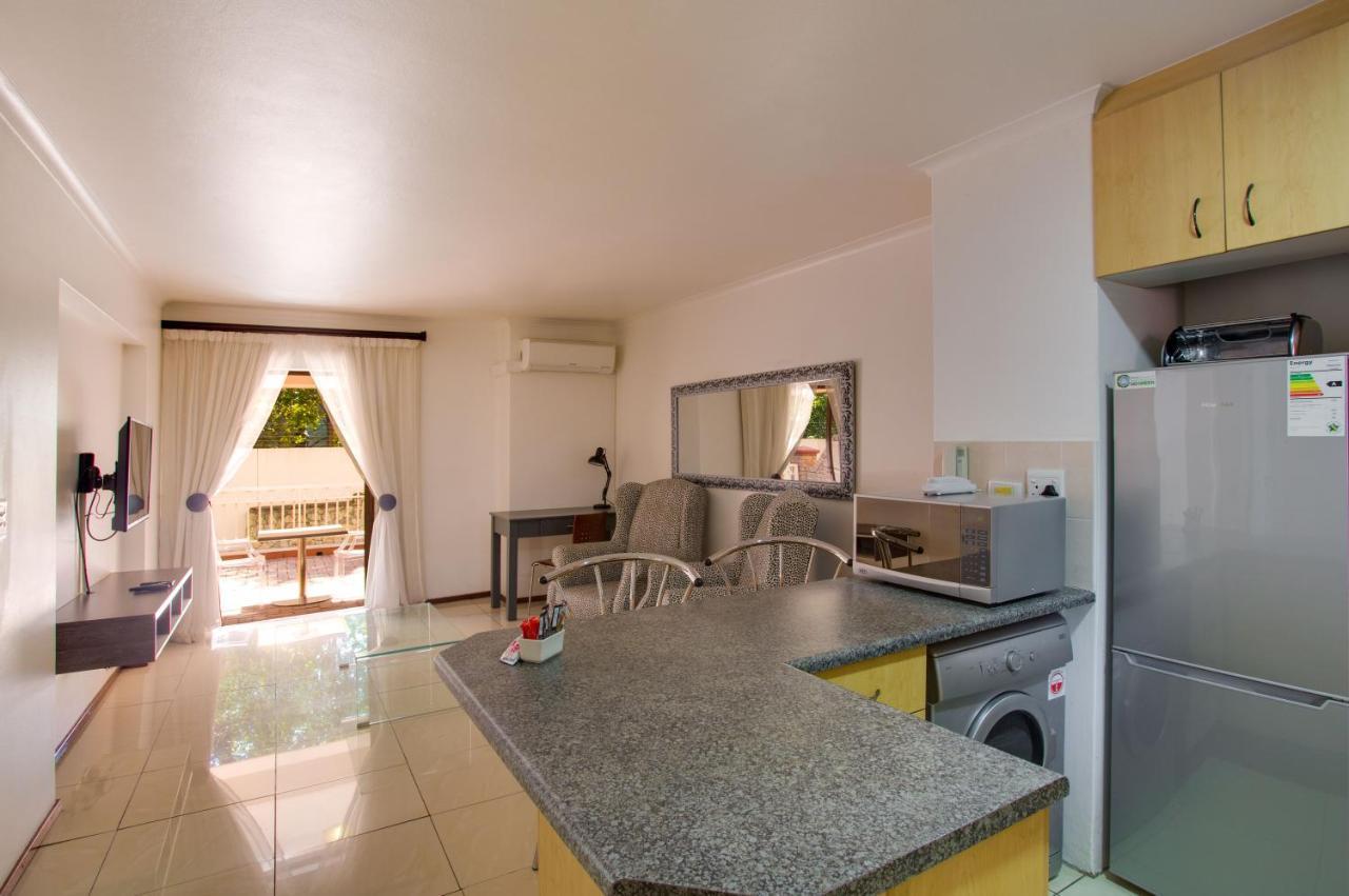 แซนด์ตัน ไทม์สแควร์ เซอร์วิซ อพาร์ตเมนต์ Apartment โจฮันเนสเบิร์ก ภายนอก รูปภาพ