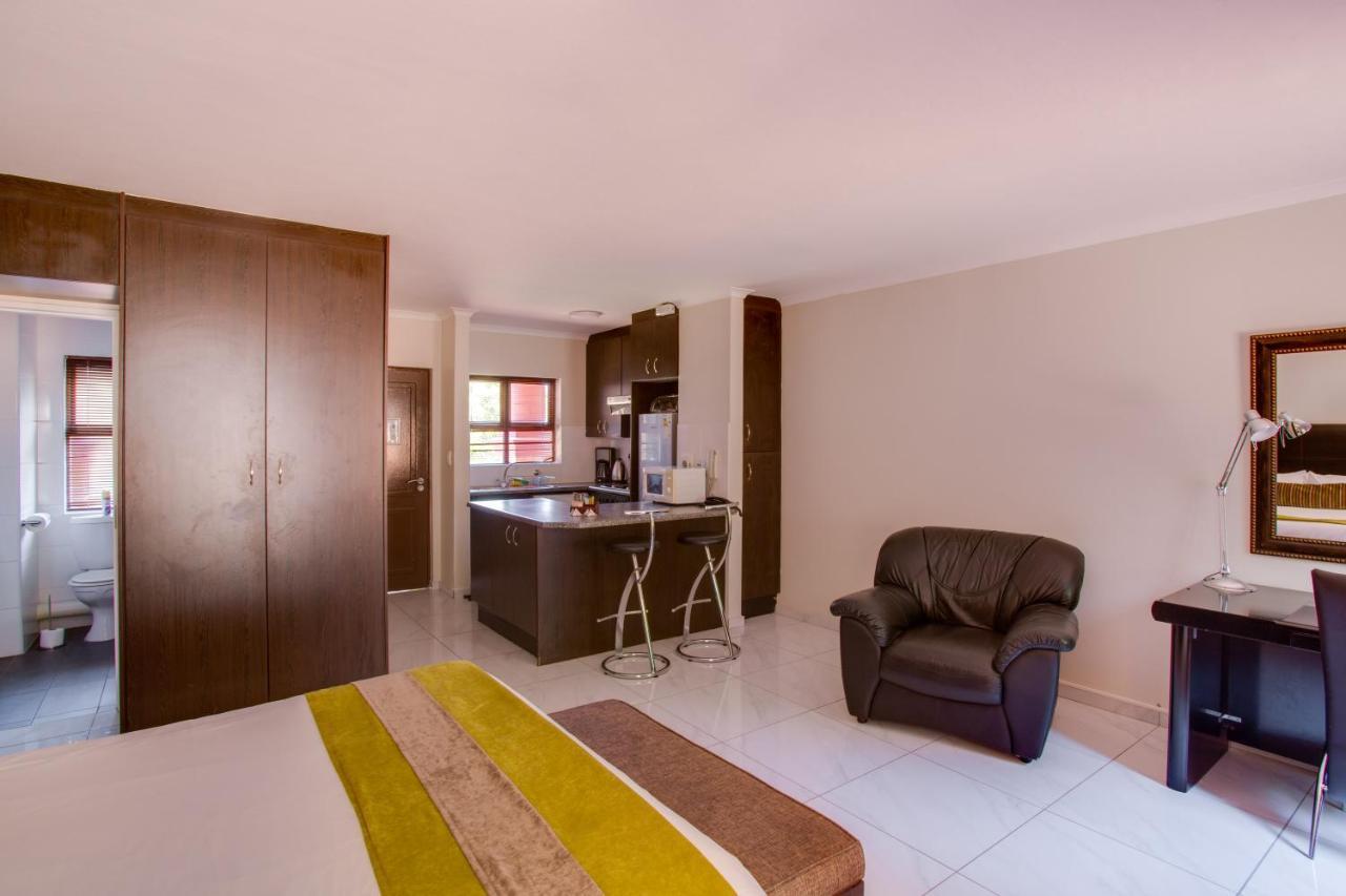 แซนด์ตัน ไทม์สแควร์ เซอร์วิซ อพาร์ตเมนต์ Apartment โจฮันเนสเบิร์ก ภายนอก รูปภาพ